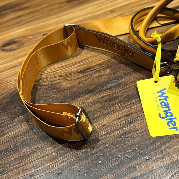 Wrangler leather strap purse - Picture 4 of 6